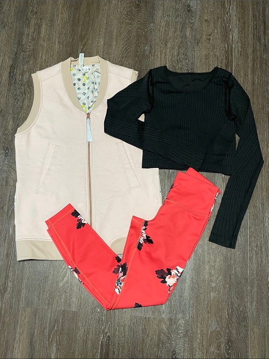 lululemon athletica Other - EUC  Lululemon Matching Bundle. Size Tops 6/Bottom 4